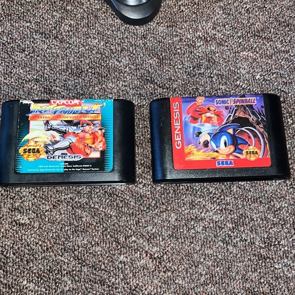 Sega génesis fully functional with all wires and 2 controllers and 2 games. - Picture 7 of 7